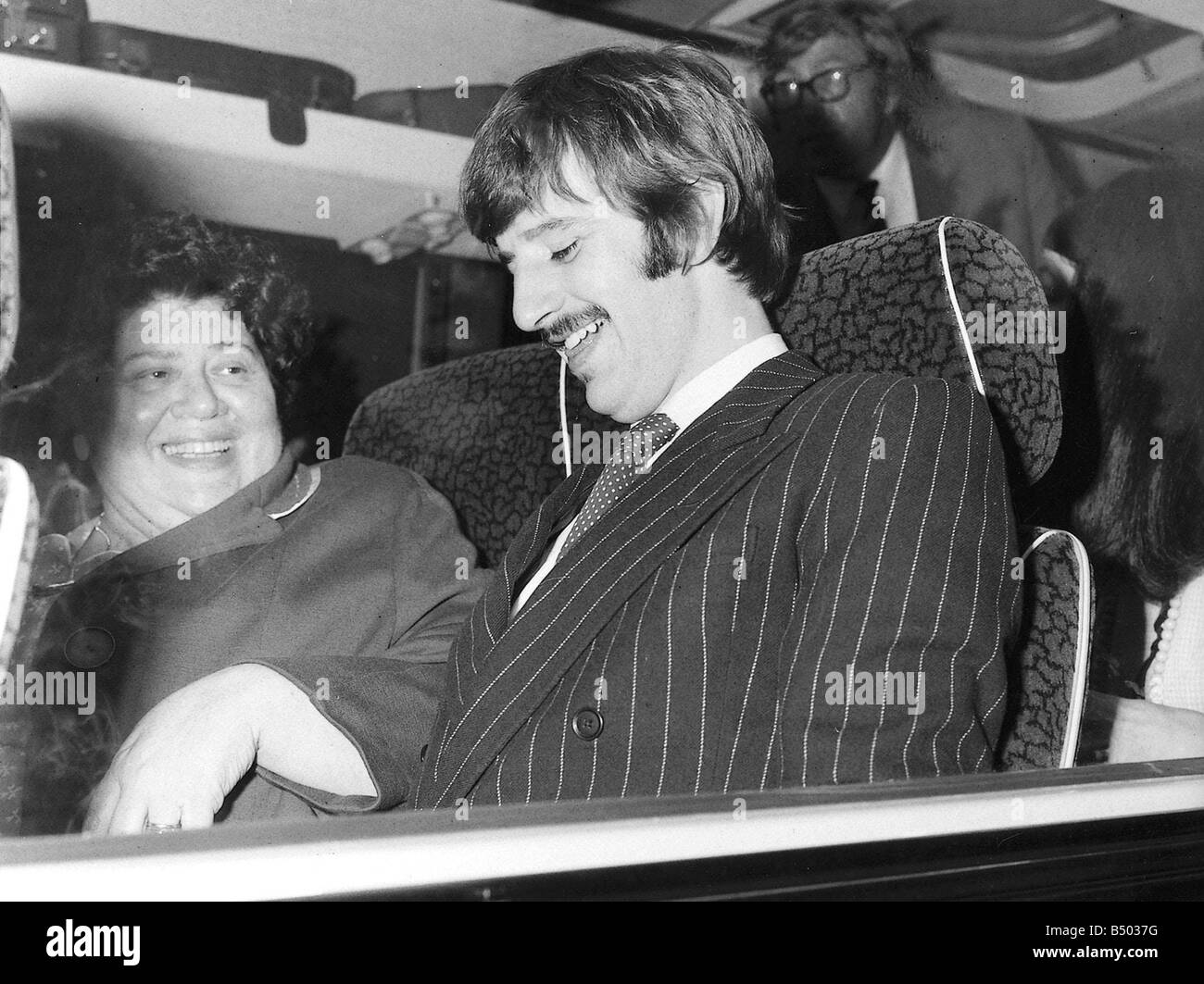 Beatles files 1967 Ringo Starr with Aunt Jessie during filming of Magical Mystery Tour 9 67 Stock Photo