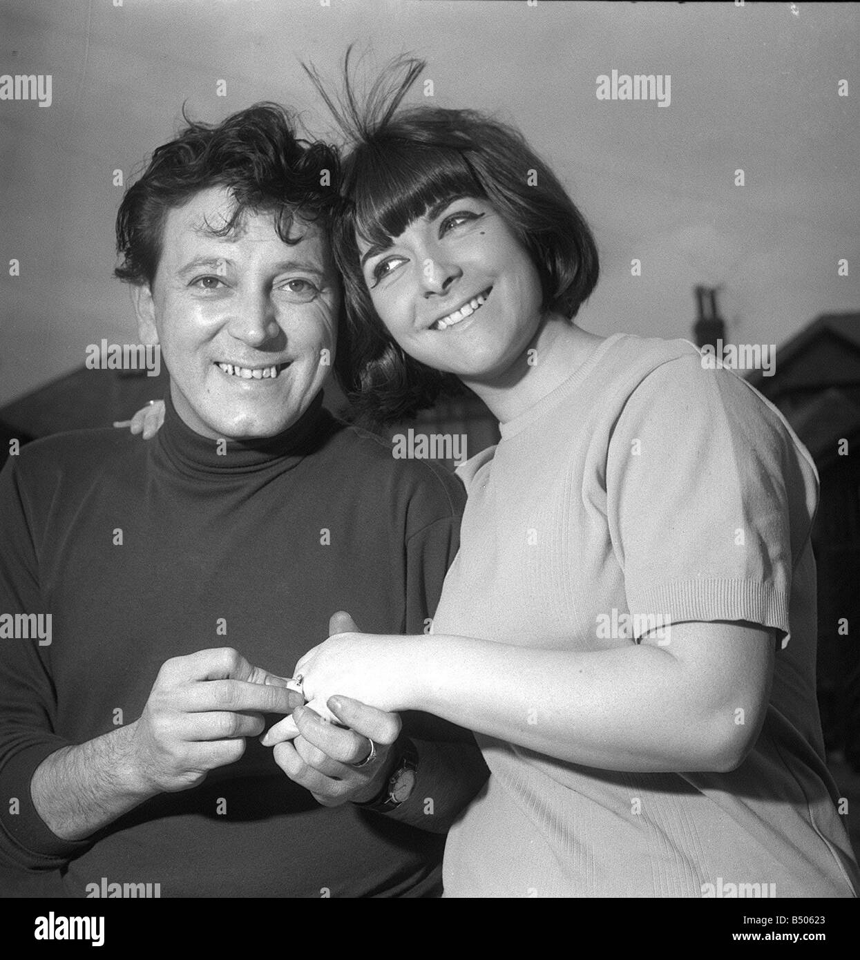 Gene Vincent rock roll singer Jul 1965 with singer Jackie Frisco who annouced their engagement Stock Photo