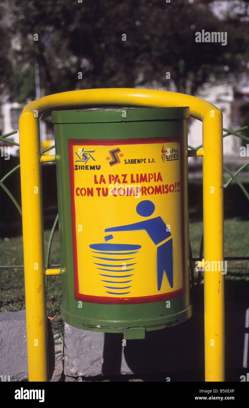 New litter bin with writing in Spanish language, part of campaign to keep La Paz tidy, Plaza Avaroa, Sopocachi district, Bolivia Stock Photo