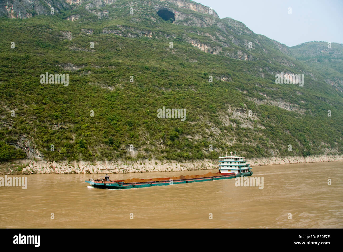A container ship on the river Yangtze, China Stock Photo - Alamy