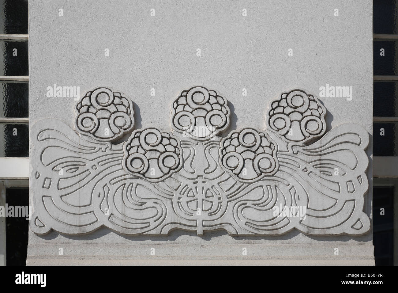 Wien, Sezession, Ausstellungsgebäude von Joseph Maria Olbrich 1897-1898, Detail, Blumen, Ranken Stock Photo