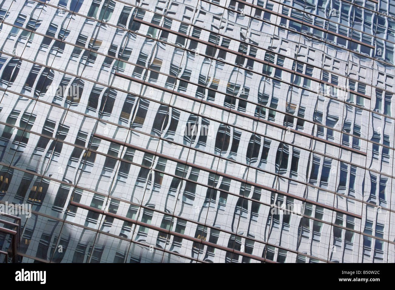 Reflection mirror building nyc hi-res stock photography and images - Alamy