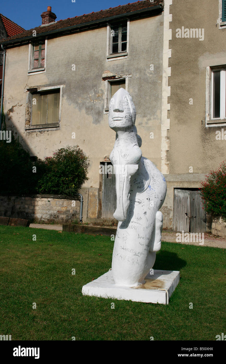 Modern sculpture in the church' s ground of Auvers sur Oise Stock Photo
