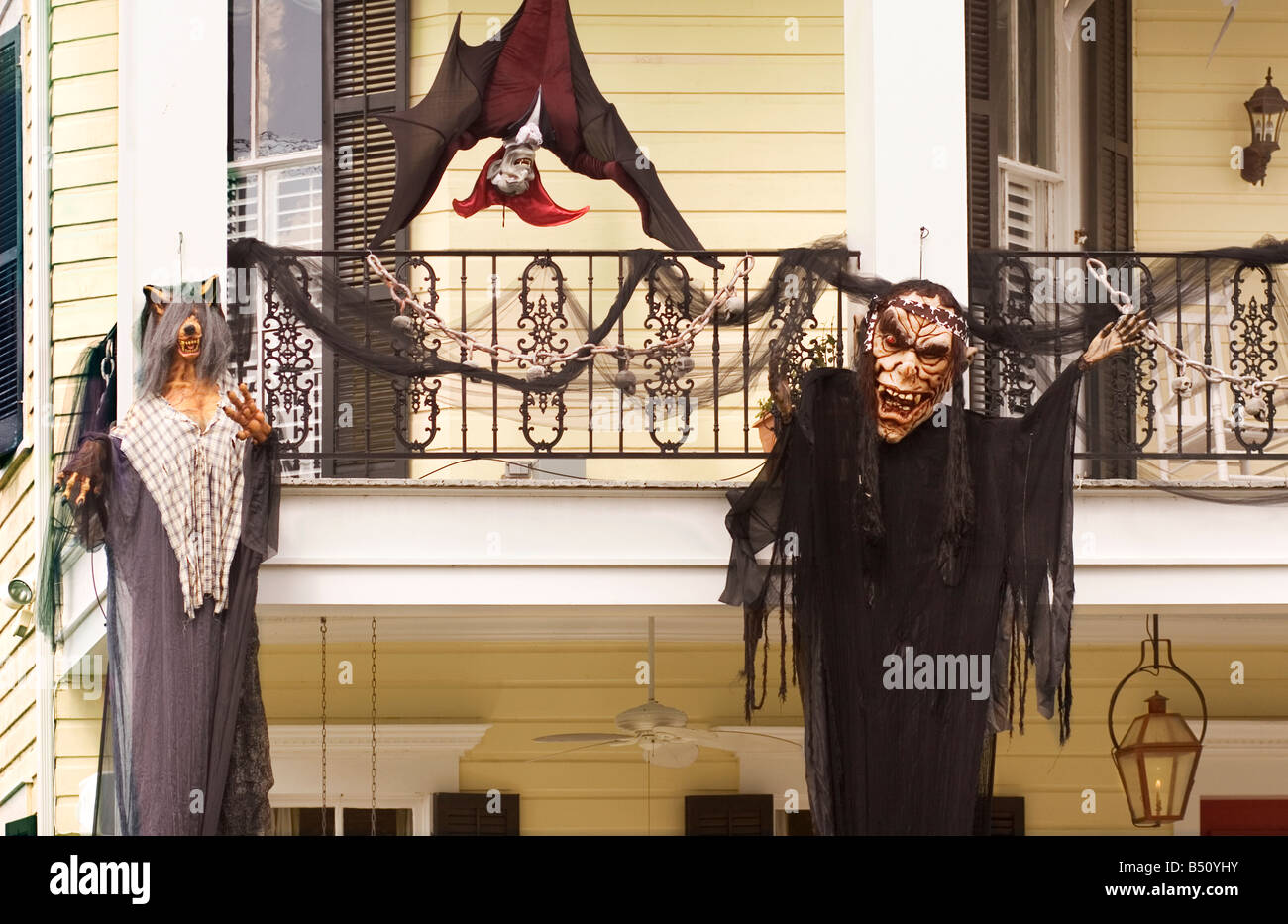 Halloween decorations on an Uptown New Orleans home Stock Photo Alamy