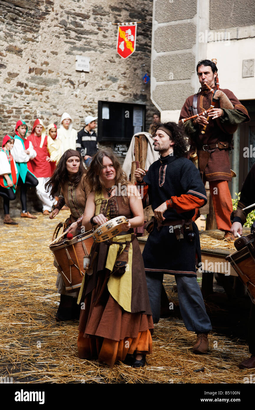 Muscians in Medieval costumes at Estaing Stock Photo - Alamy
