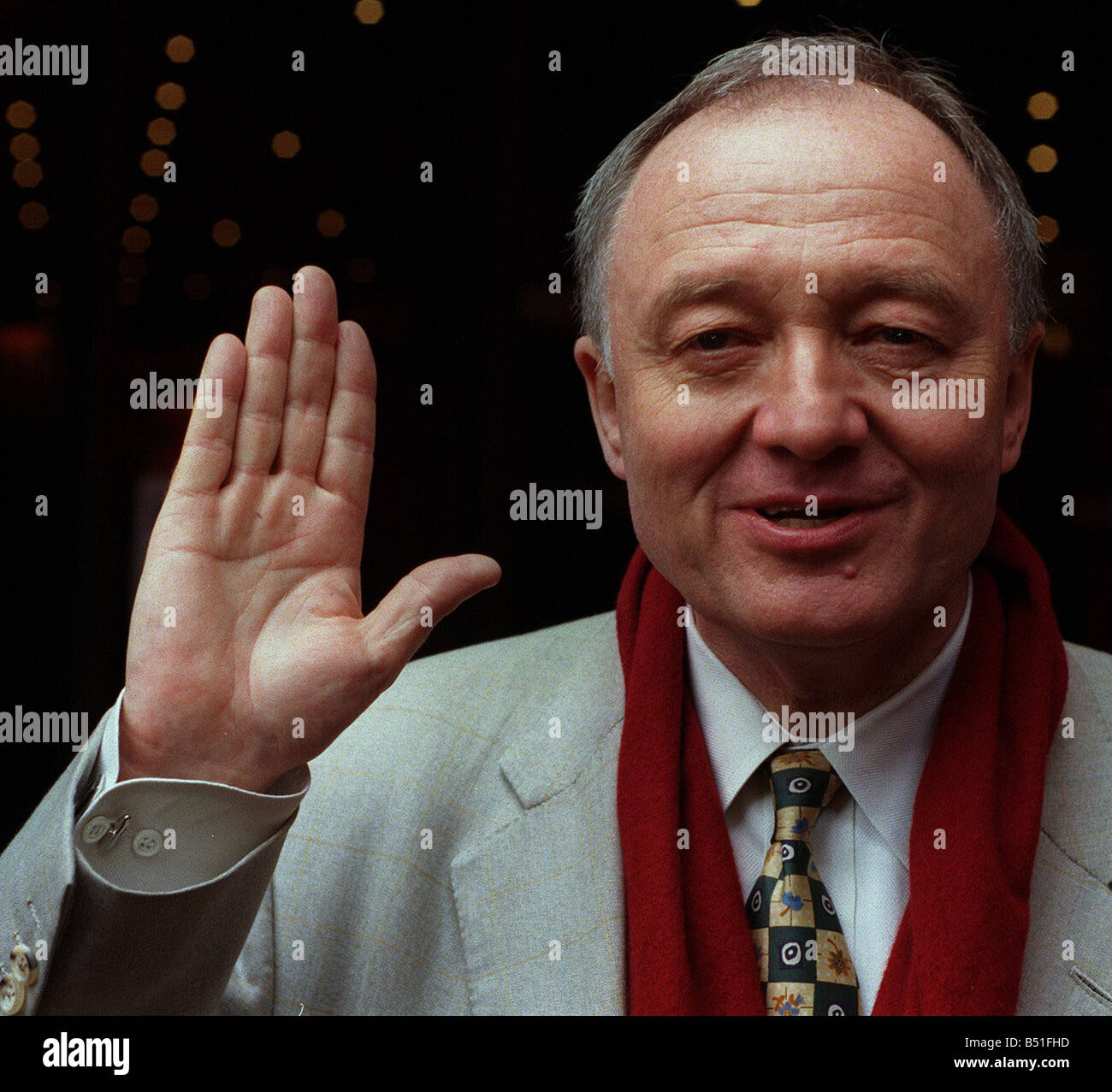 Ken Livingstone MP opens living without cruelty 2000 exhibition in Kensington Town Hall Stock Photo