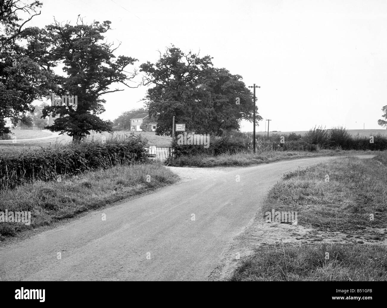 Gibbet Hill Road looking across to Cryfield House Farm, which will be incorporated into Warwick university site. 8th Oct. 1964 Stock Photo