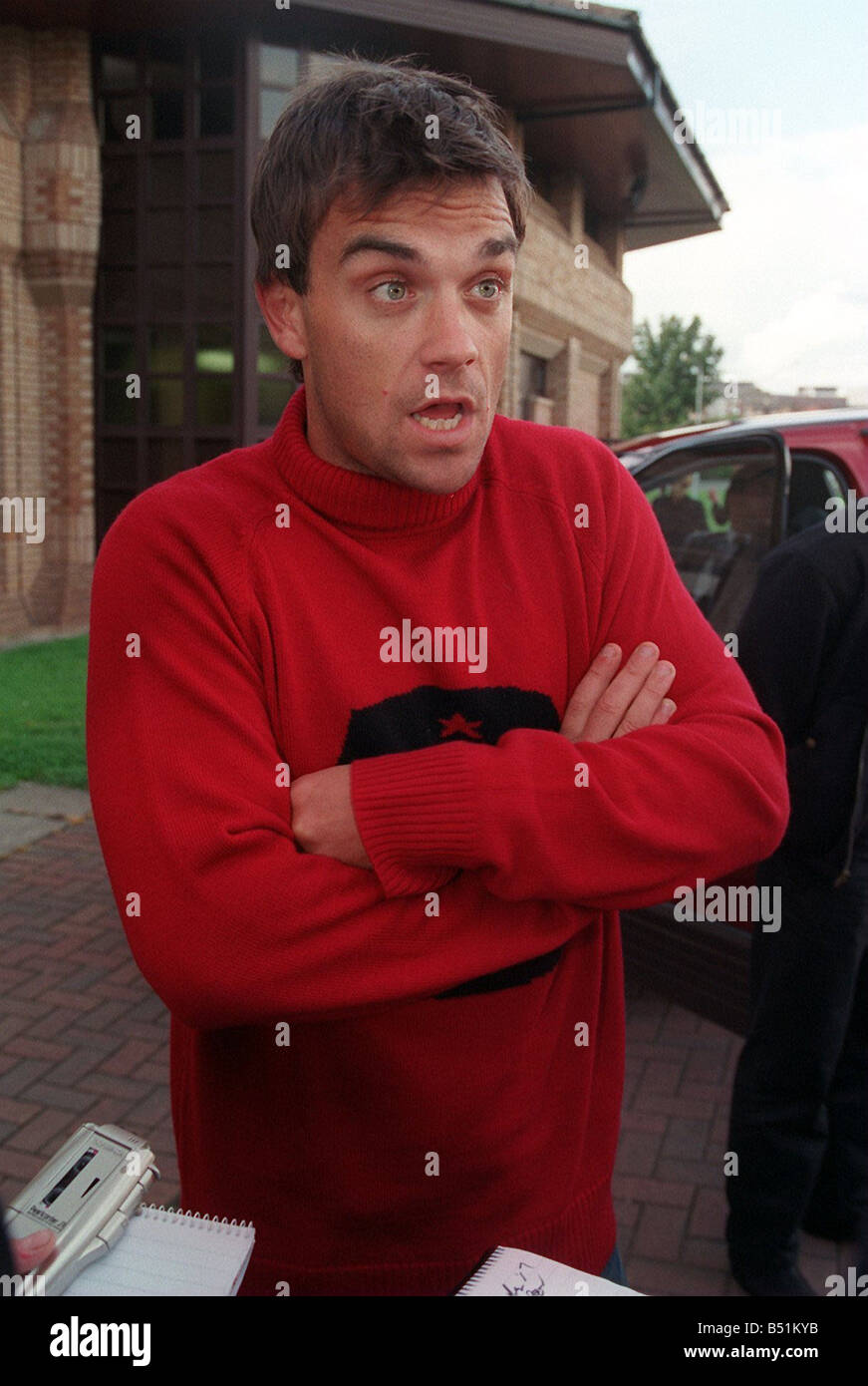 Robbie Williams outside Radio Clyde station August 2000 Stock Photo