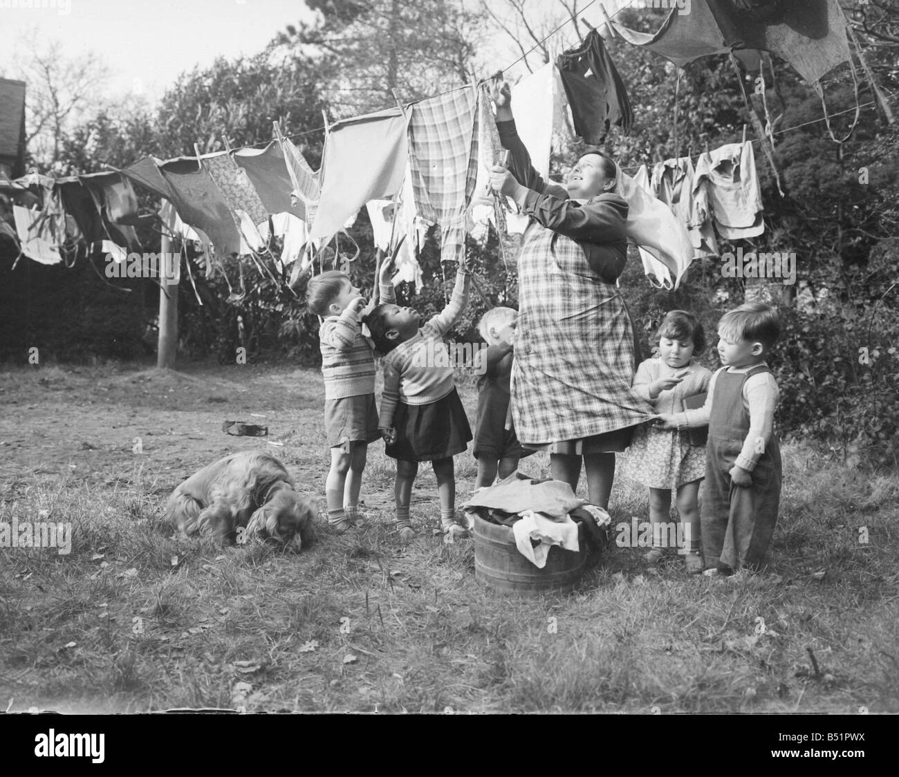 Clothes-Line;Church Army home for motherless & orphan children, Tunbridge Wells - Matron Quigley;6/3/1952;C1135/1 Stock Photo