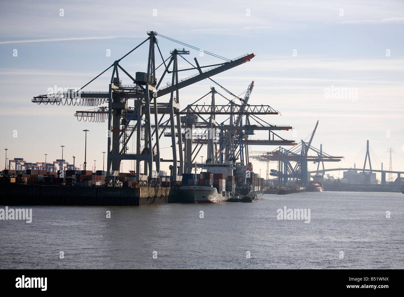 Hamburg's container port Stock Photo - Alamy
