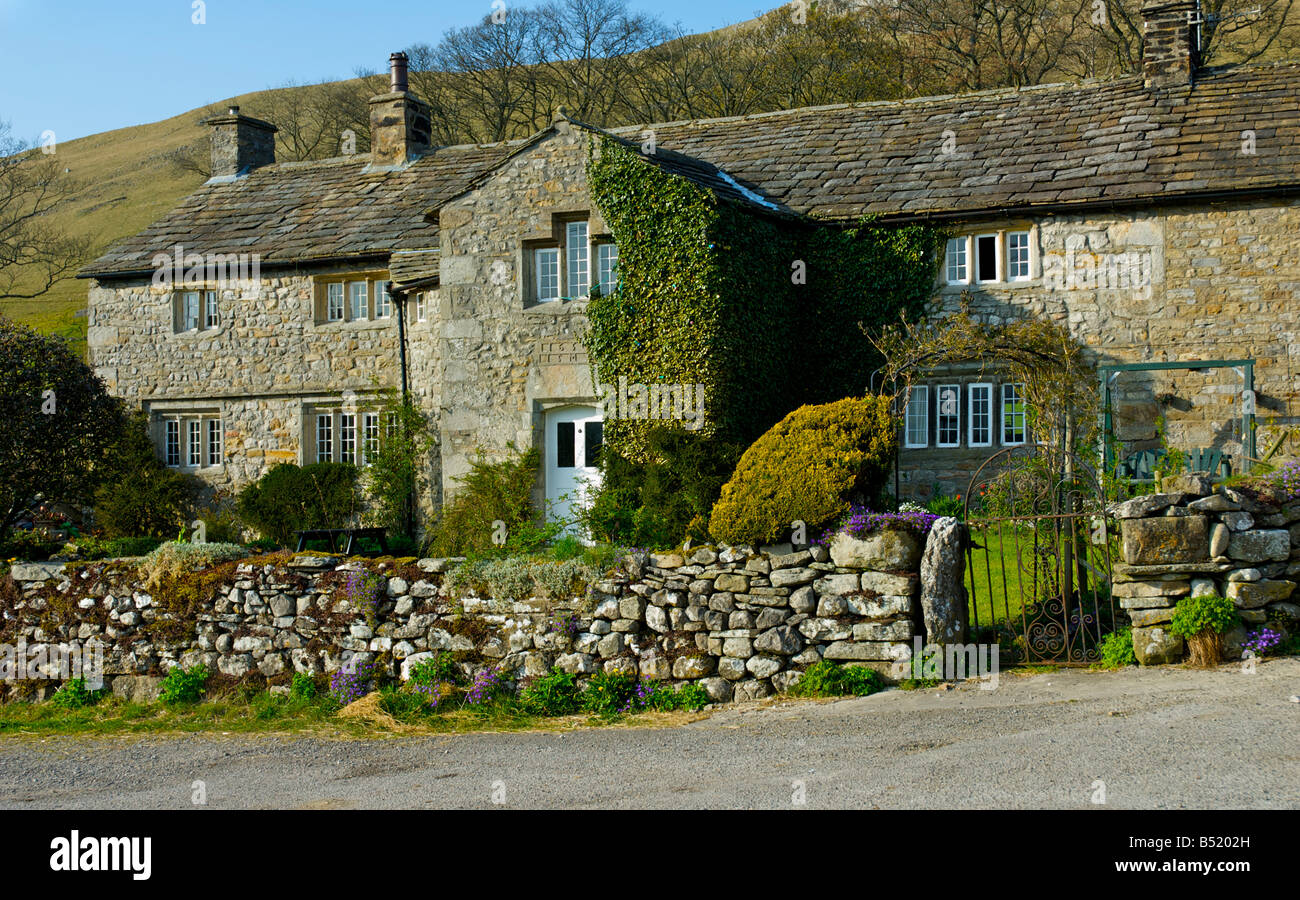 Handsome 17th century house in village of Halton Gill, Littondale, Yorkshire Dales National Park, North Yorkshire, England UK Stock Photo