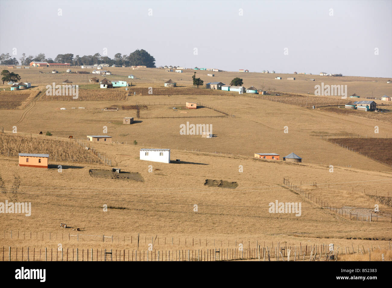 Rural huts south africa hi-res stock photography and images - Alamy
