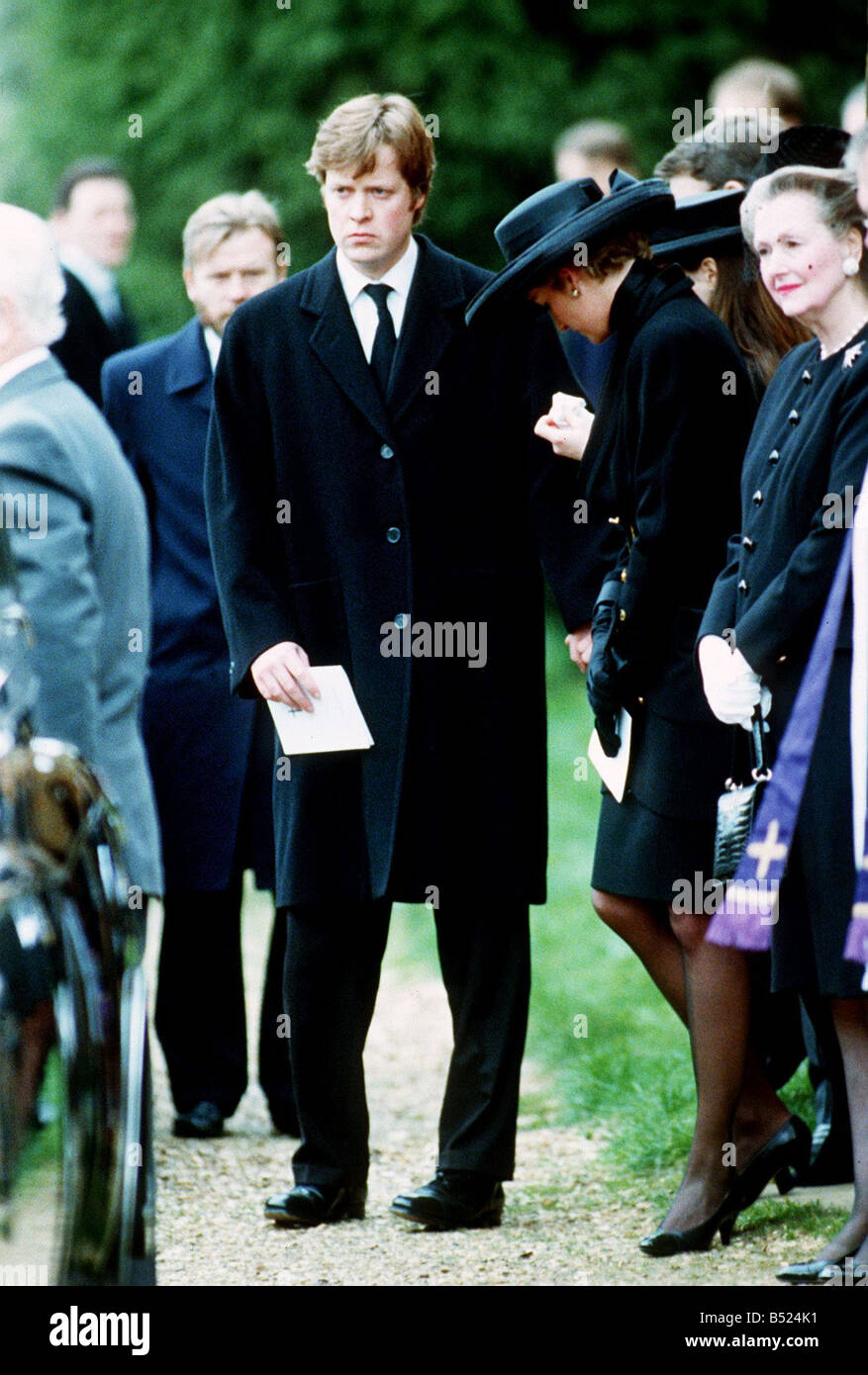 Earl Spencer with Princess Diana and Raine Spencer at the funeral of Earl Spencer DBase MSI vanityfair0507 Stock Photo