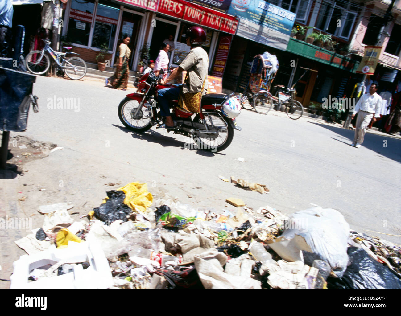 rubbish in street, Delhi, India Stock Photo Alamy