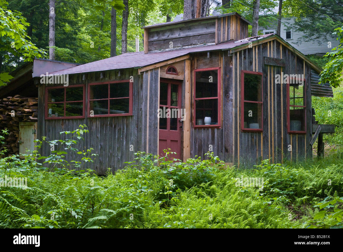 Maple Syrup Cabin In New England Nh New Hampshire Forest Stock