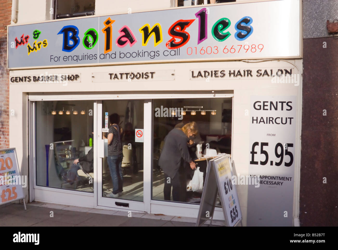 Gents hairdresser hires stock photography and images Alamy