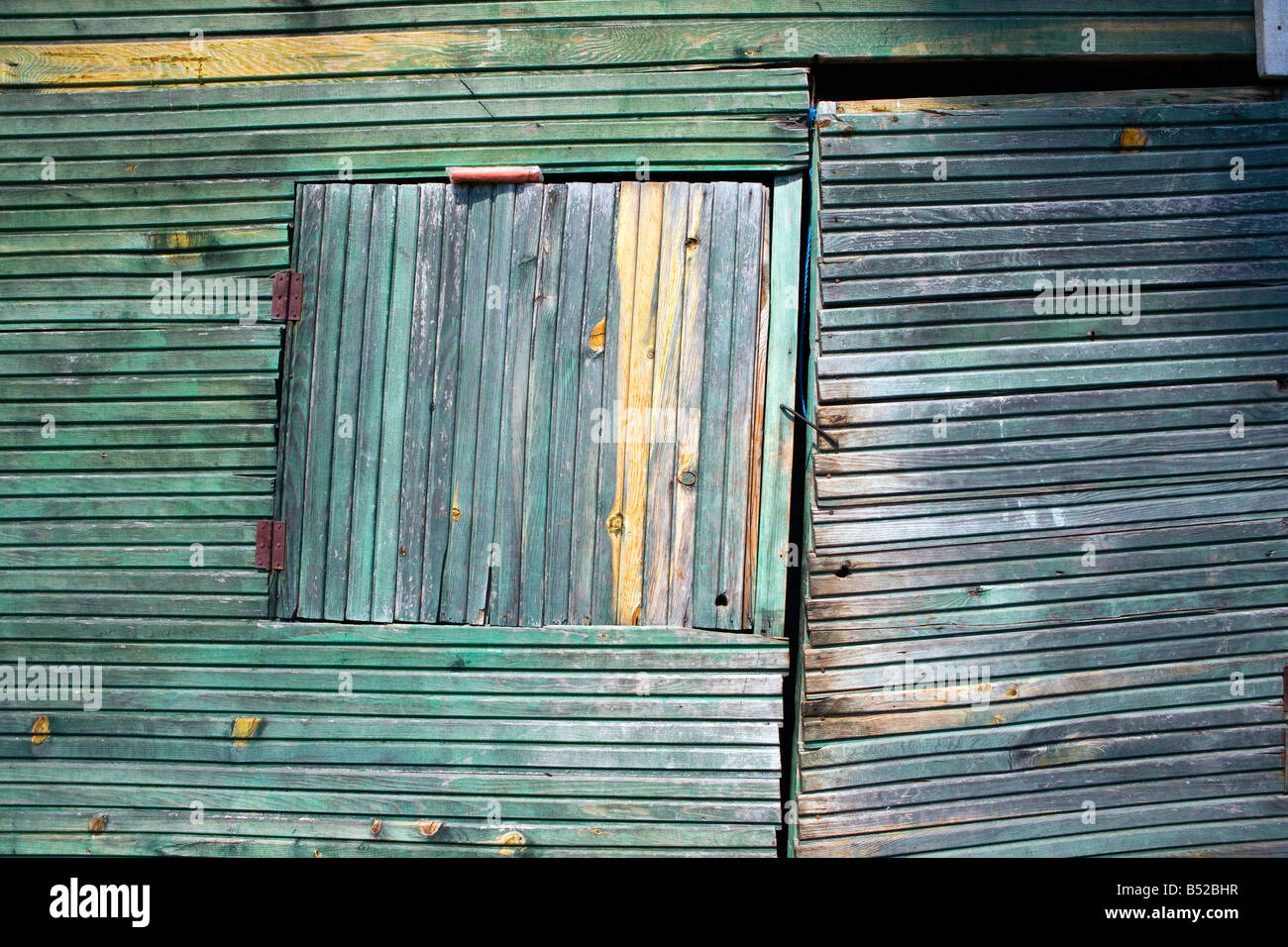 Rickety old wooden shed hi-res stock photography and images - Alamy
