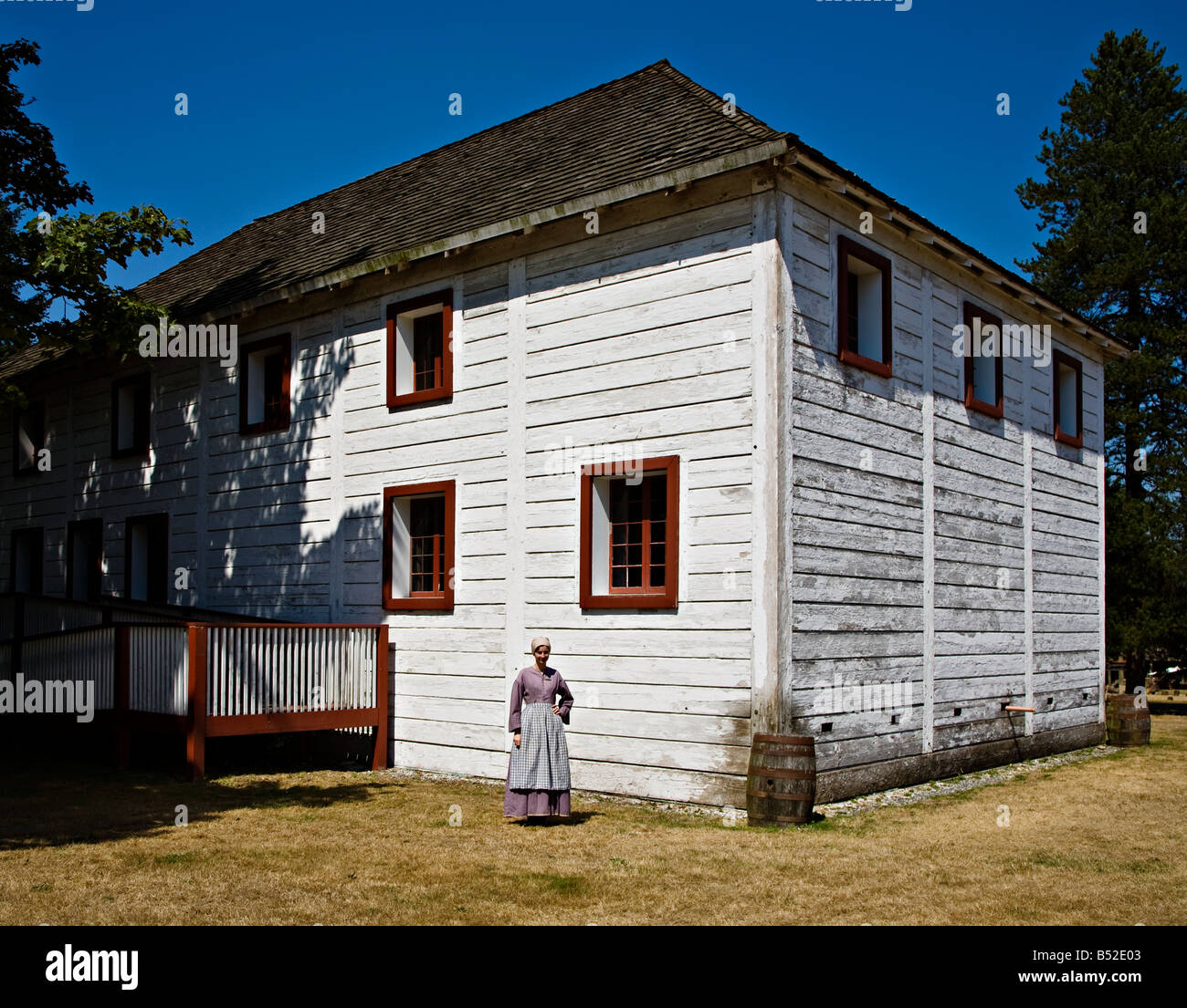 Pioneer costume canada hi-res stock photography and images - Alamy