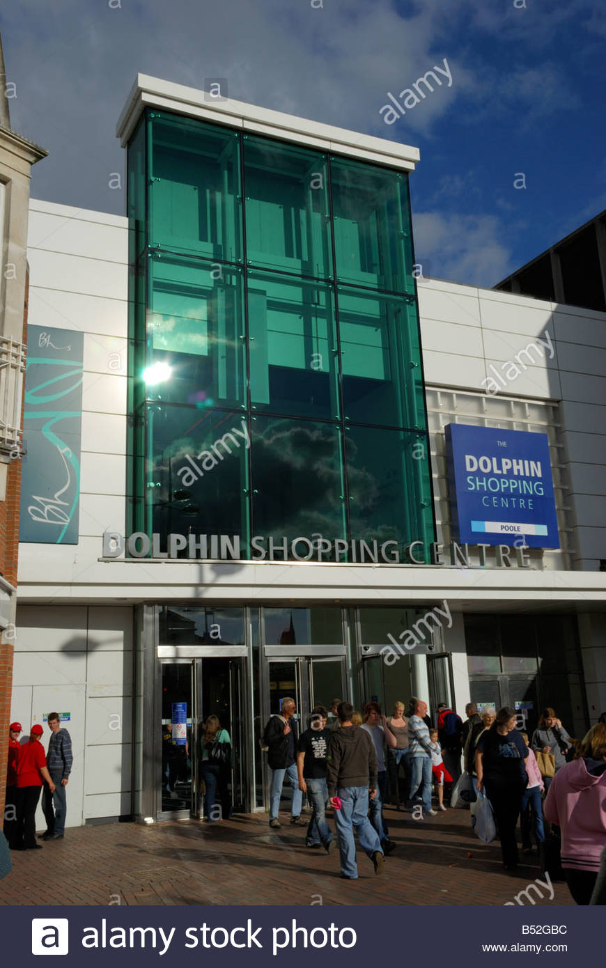 Poole Dolphin High Resolution Stock Photography and Images Alamy