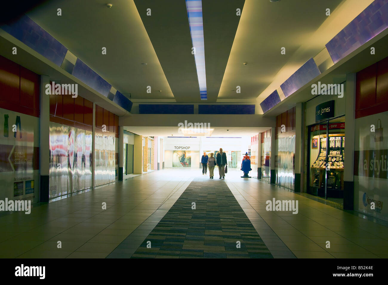 New covered shopping area Kingsway Centre