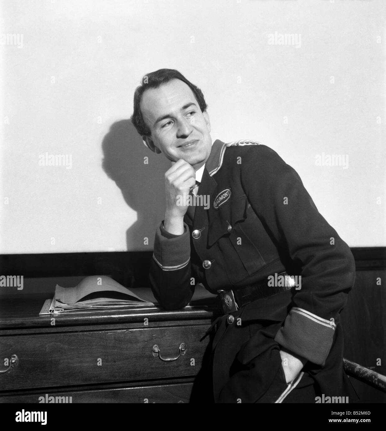 Commissionaires (out of work actor) and actresses. November 1952 C5787