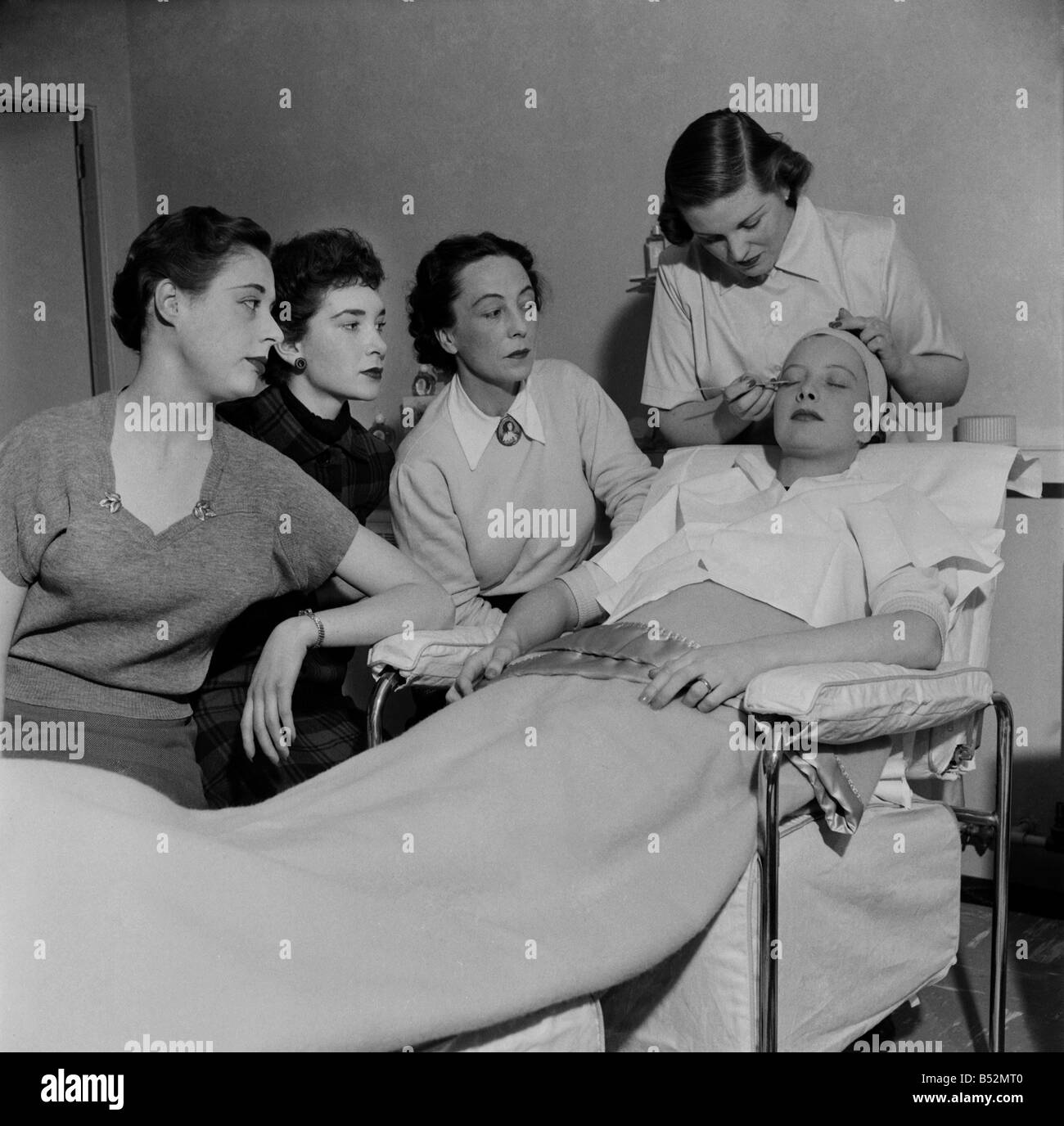 Face Treatment - June Thorburn. December 1952 C6104 - 001 Stock Photo ...