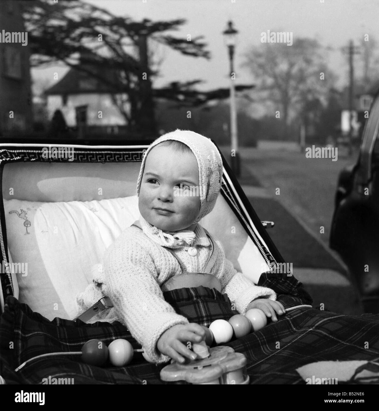 Baby pram 1950s hi-res stock photography and images - Alamy