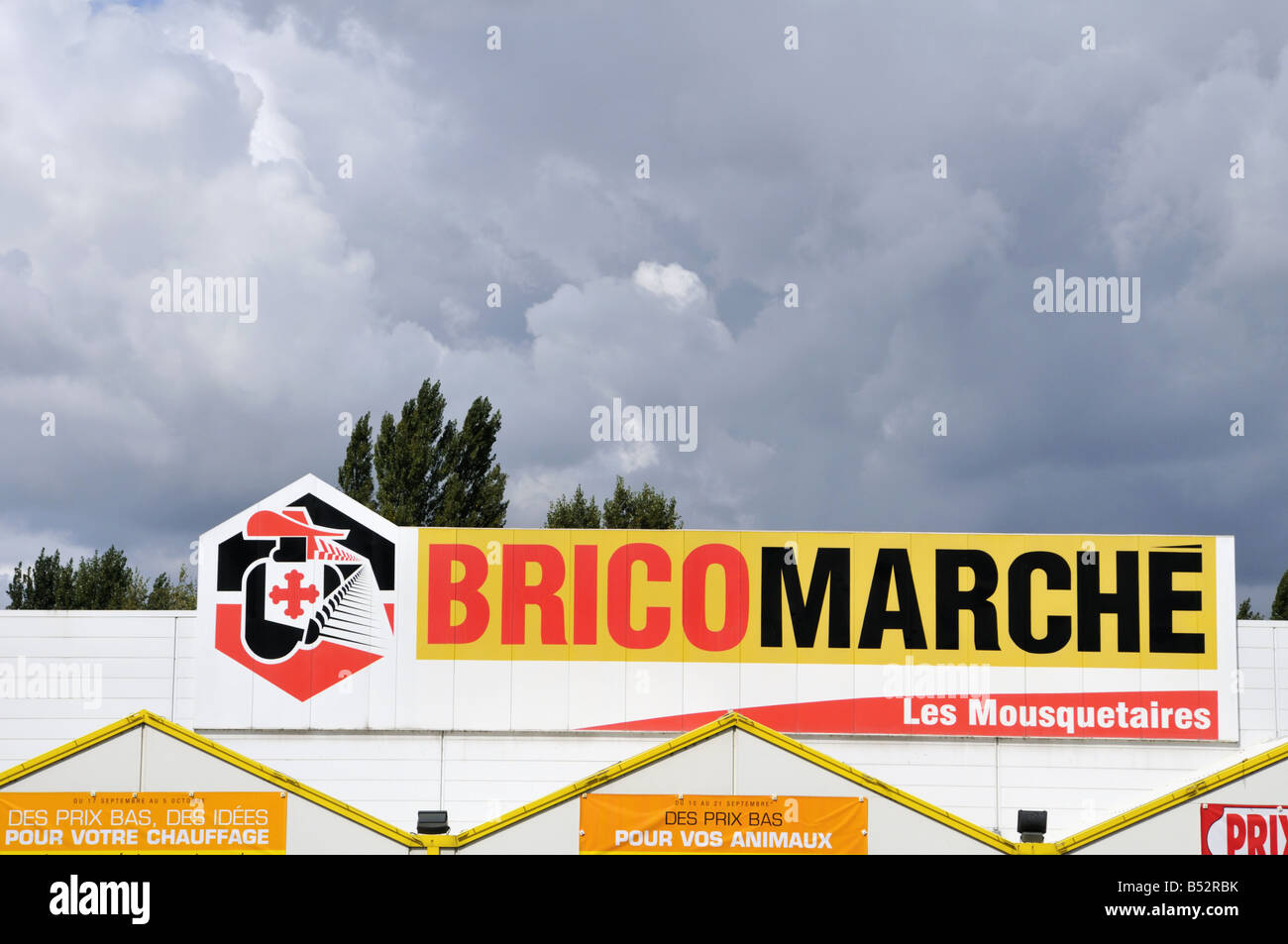 Logotipo Da Marca Bricomarche Super Store Intermarche Imagem de Stock  Editorial - Imagem de europeu, cartaz: 226232689