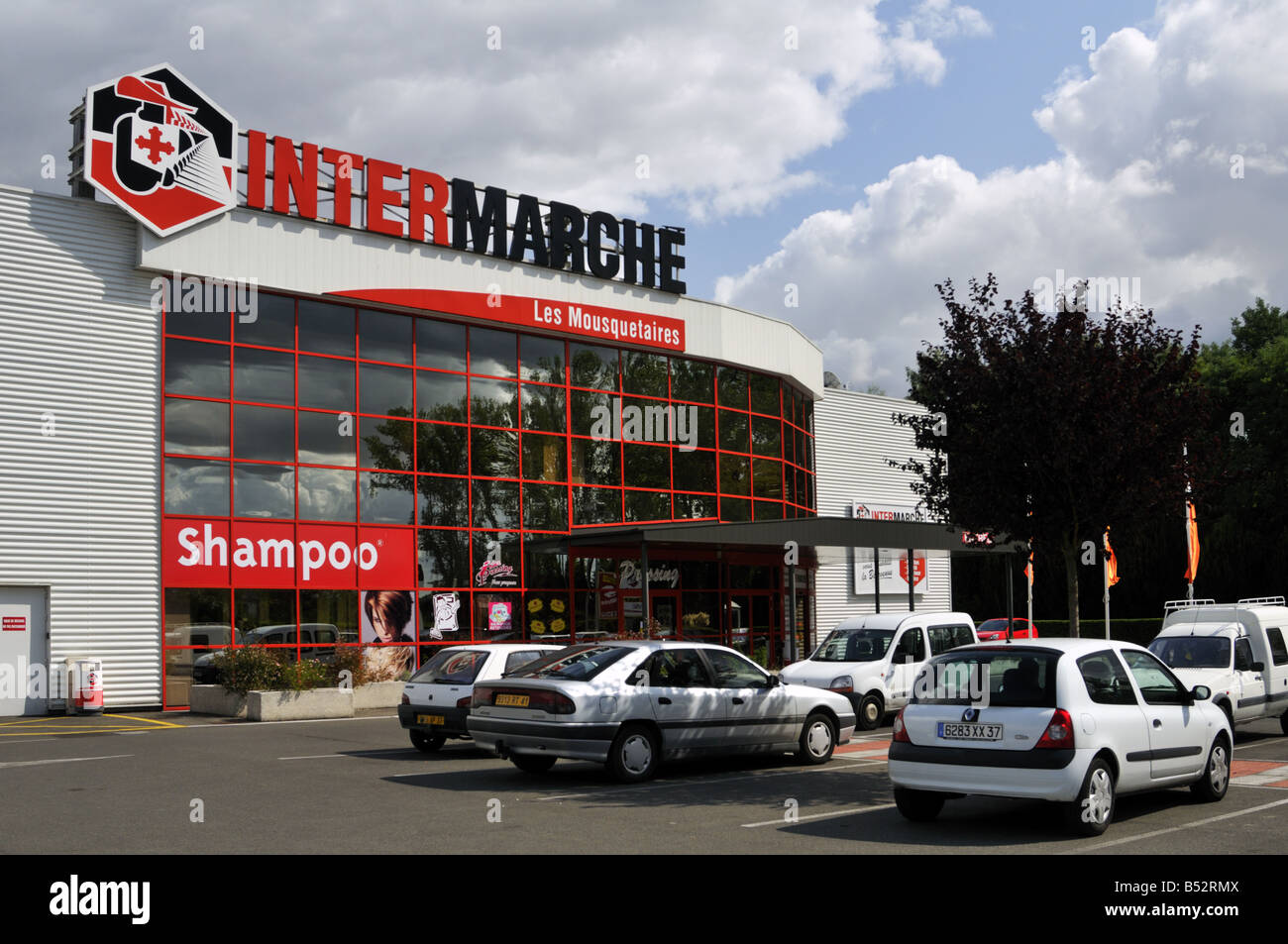 Intermarche supermarket hi-res stock photography and images - Alamy