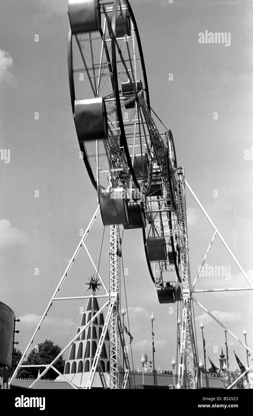Ferris Wheel at Battesea Pleasure Gardens. June 1952 C3050 Stock Photo