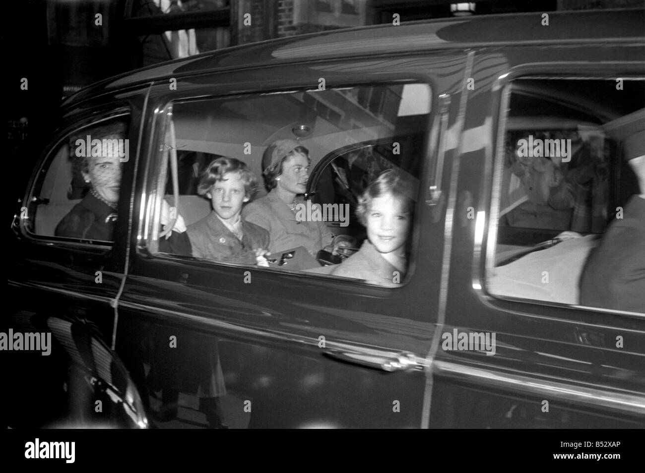 Queen Ingrid and family arrive in London. June 1952 C3126-001 Stock Photo