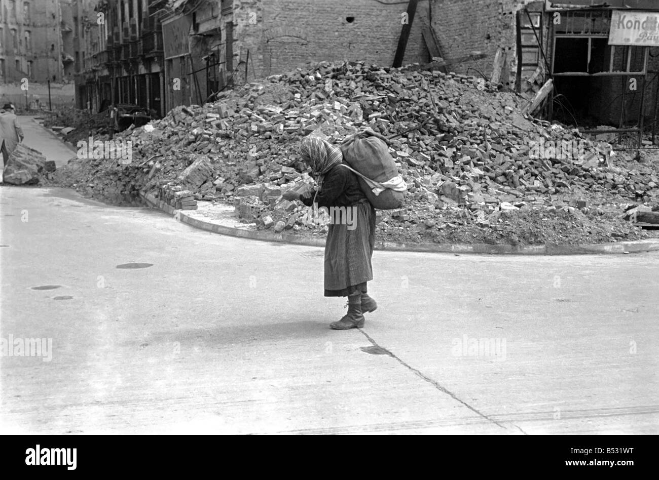 General views of Berlin following the Occupation of the British sector by UK Troops at the end of the second world war. July 1945 OL501B-007 Stock Photo