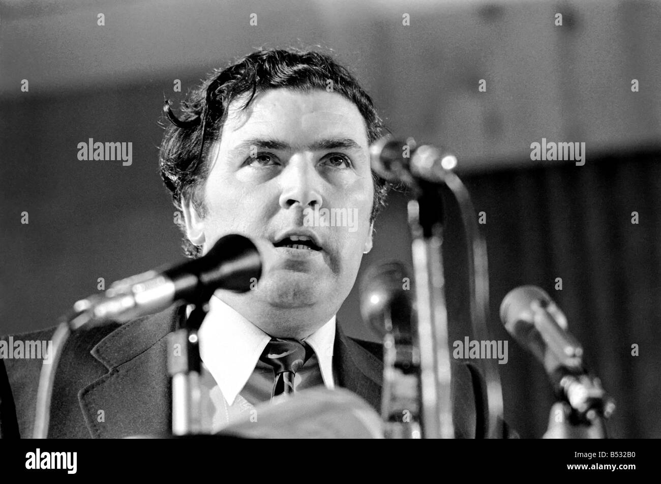 Stormont MP John Hume seen here at the inauguration of Northern Irelands alternative Parliament at Dungiven. November 1971 Stock Photo