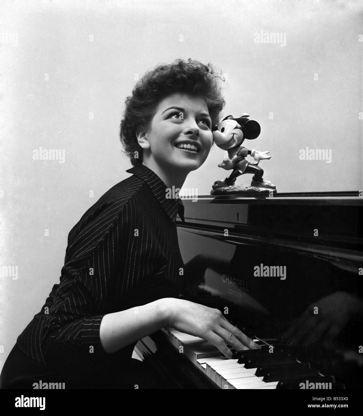 Actress and former 'Nippy' Joan Rice. March 1952 C1232 Stock Photo