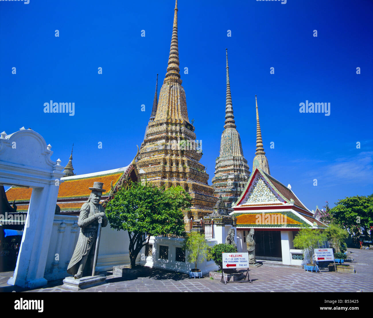 The Temple of Reclining Buddha Wat Pho Bangkok Thailand Stock Photo - Alamy