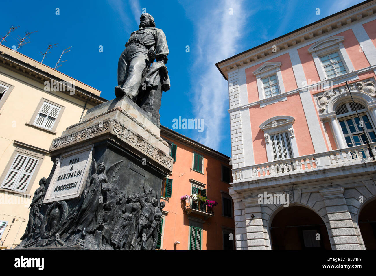Statue of Giuseppe Garibaldi, Piazza Garibaldi, Pisa, Tuscany, Italy Stock Photo