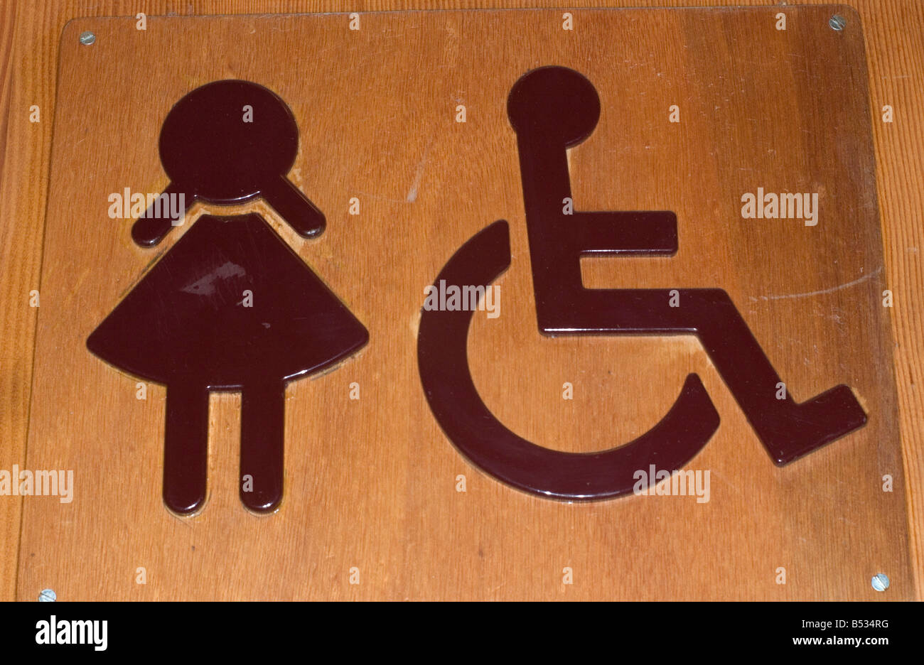 Disabled entrance sign hi-res stock photography and images - Alamy