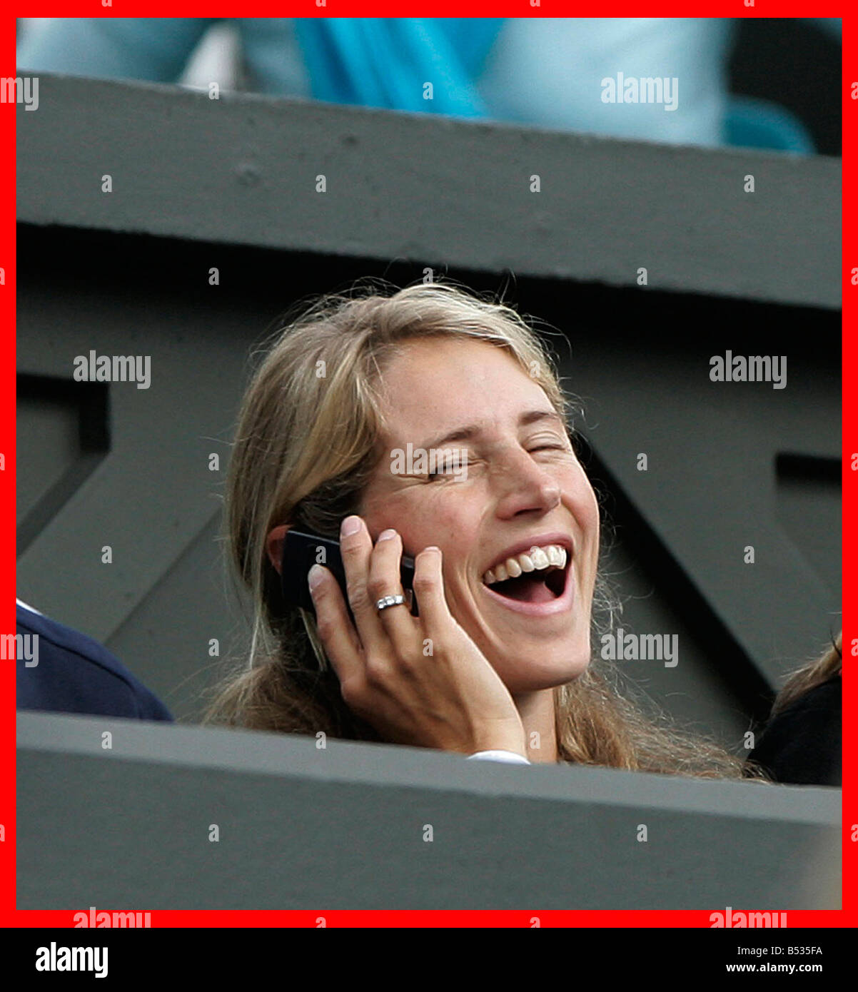 Wimbledon 25th June 2007 Day 1. The Mirror Pic. Ian Vogler. Tim Henman v Carlos Moya.&#13;&#10;Lucy Henman chats on the phone Stock Photo