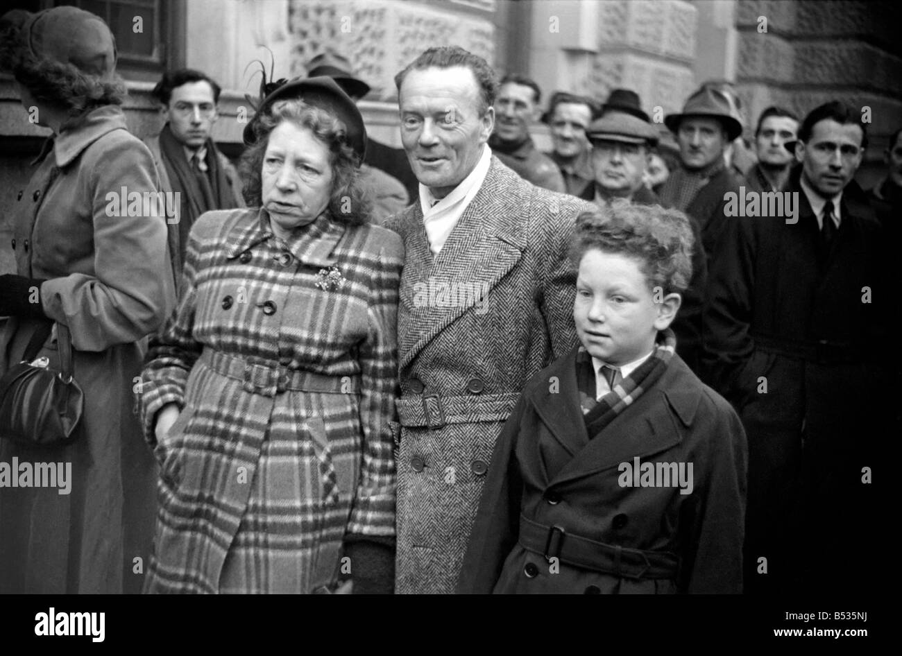 Craig Case;Mr and Mrs Bentley arrive at court with Derek Bentley's younger brother Dennis.; December 1952 C6065 Stock Photo