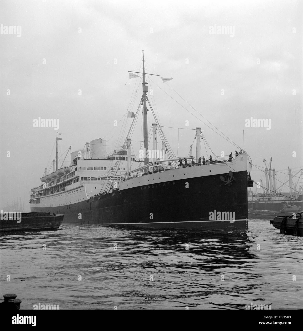 The departure of Sir Anthony Eden and Lady Eden on the New Zealand line ship Rangitata from the Royal Albert Docks Before their Stock Photo