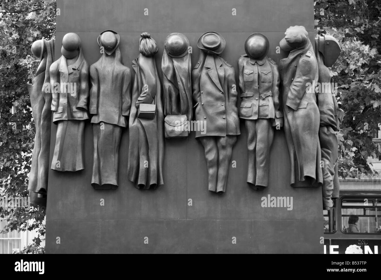 The women of world war ii monument Black and White Stock Photos ...