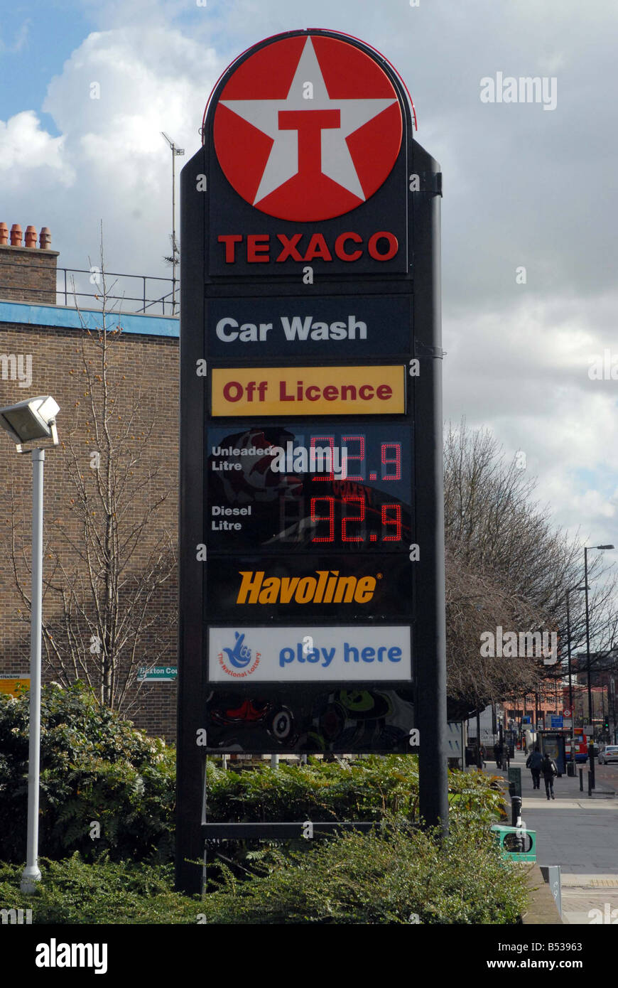 Texaco Garage City Road London Stock Photo Alamy