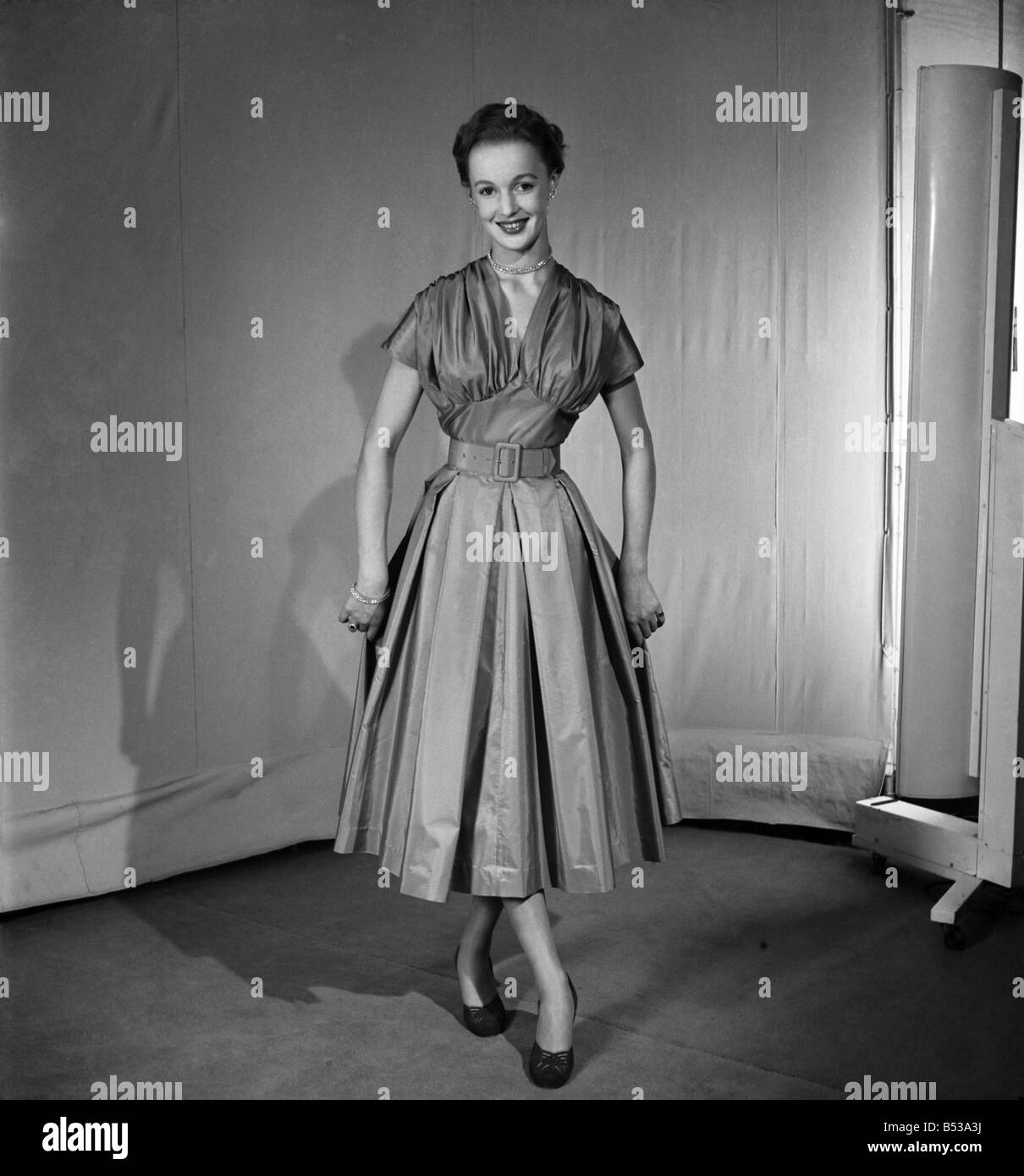 Woman model 1950s Black and White Stock Photos & Images - Alamy