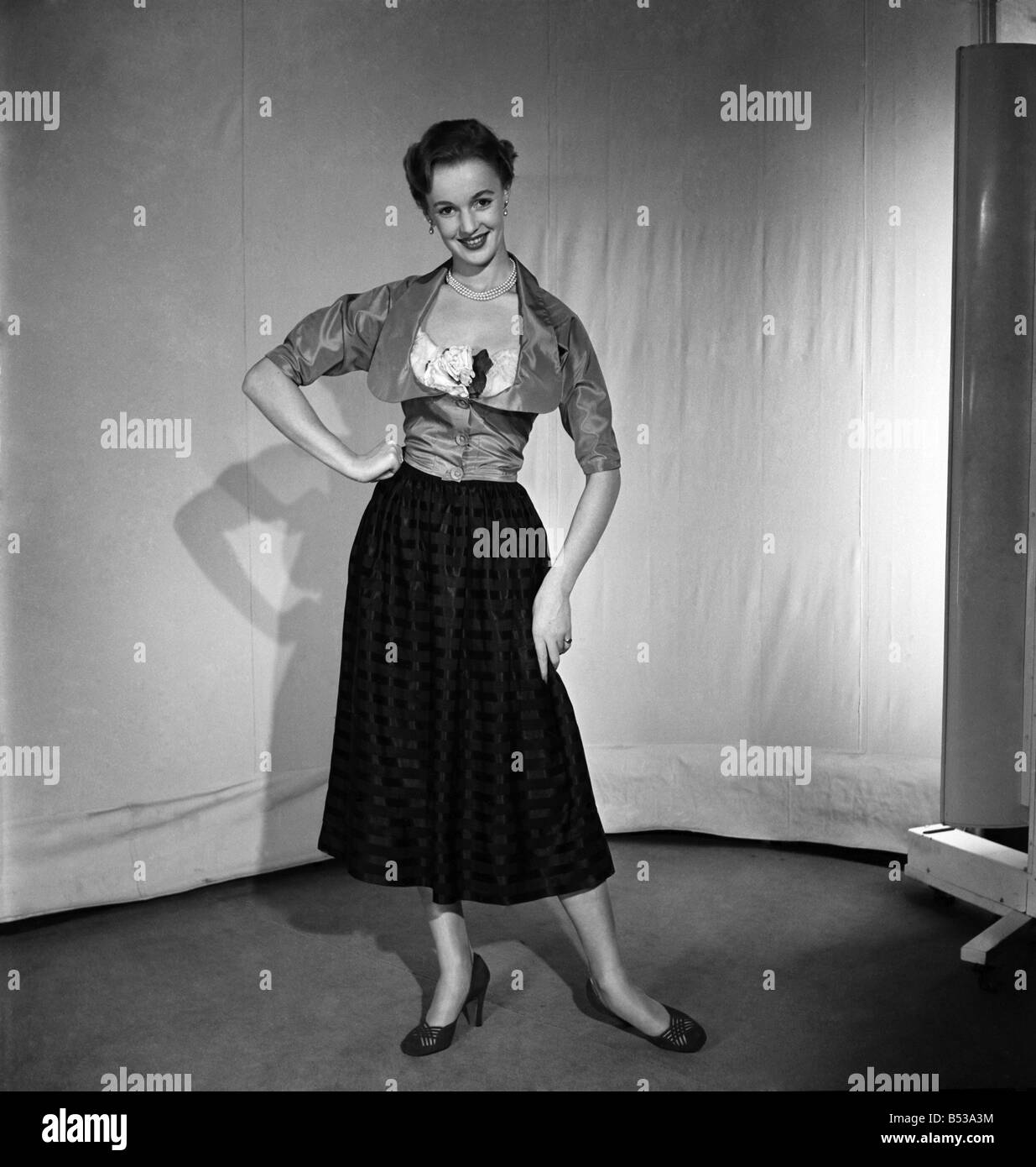Woman model 1950s Black and White Stock Photos & Images - Alamy