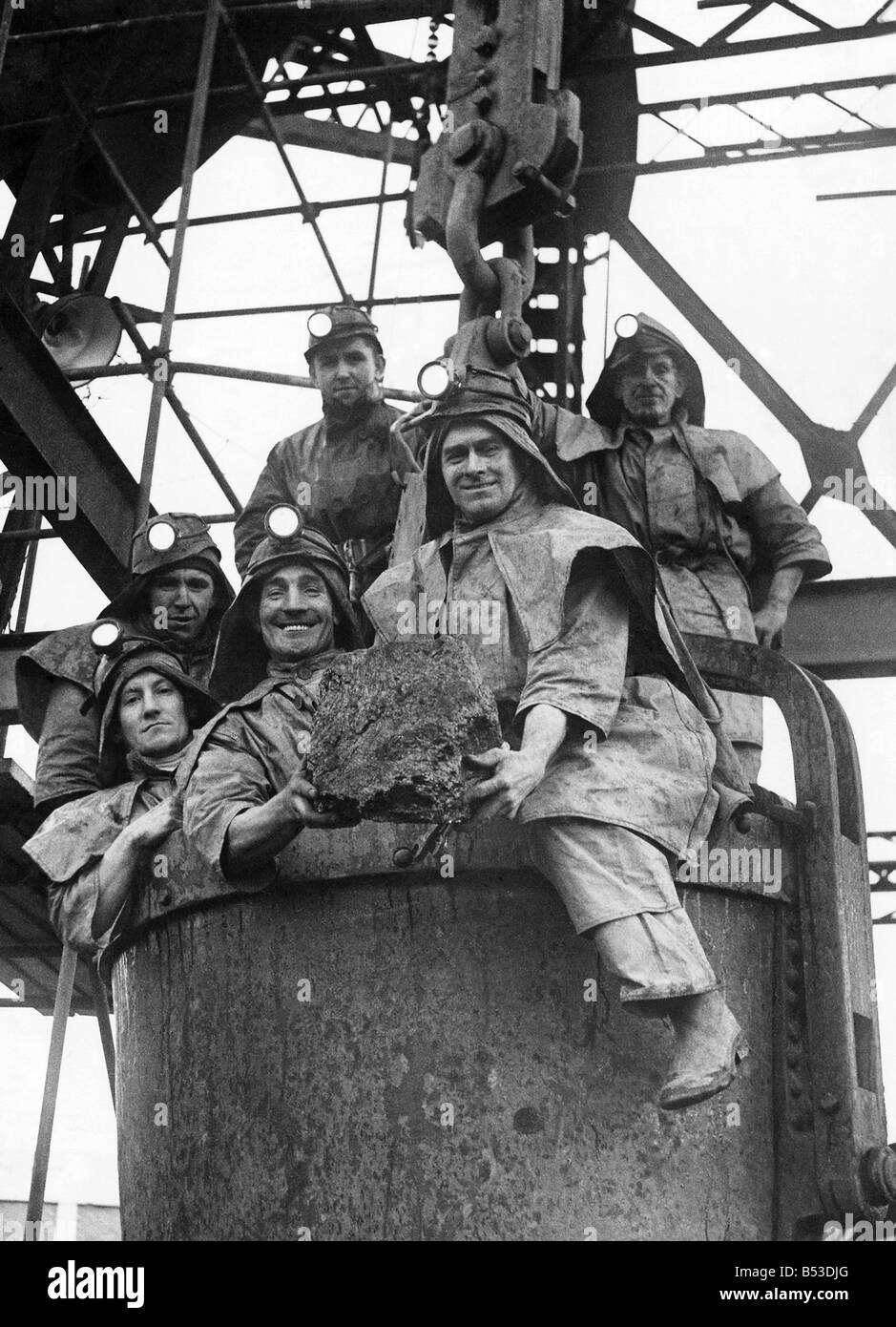 Coal miners 1950s hires stock photography and images Alamy
