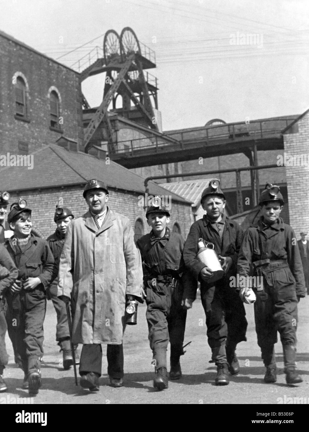 Coal mining 1940s Black and White Stock Photos & Images - Alamy