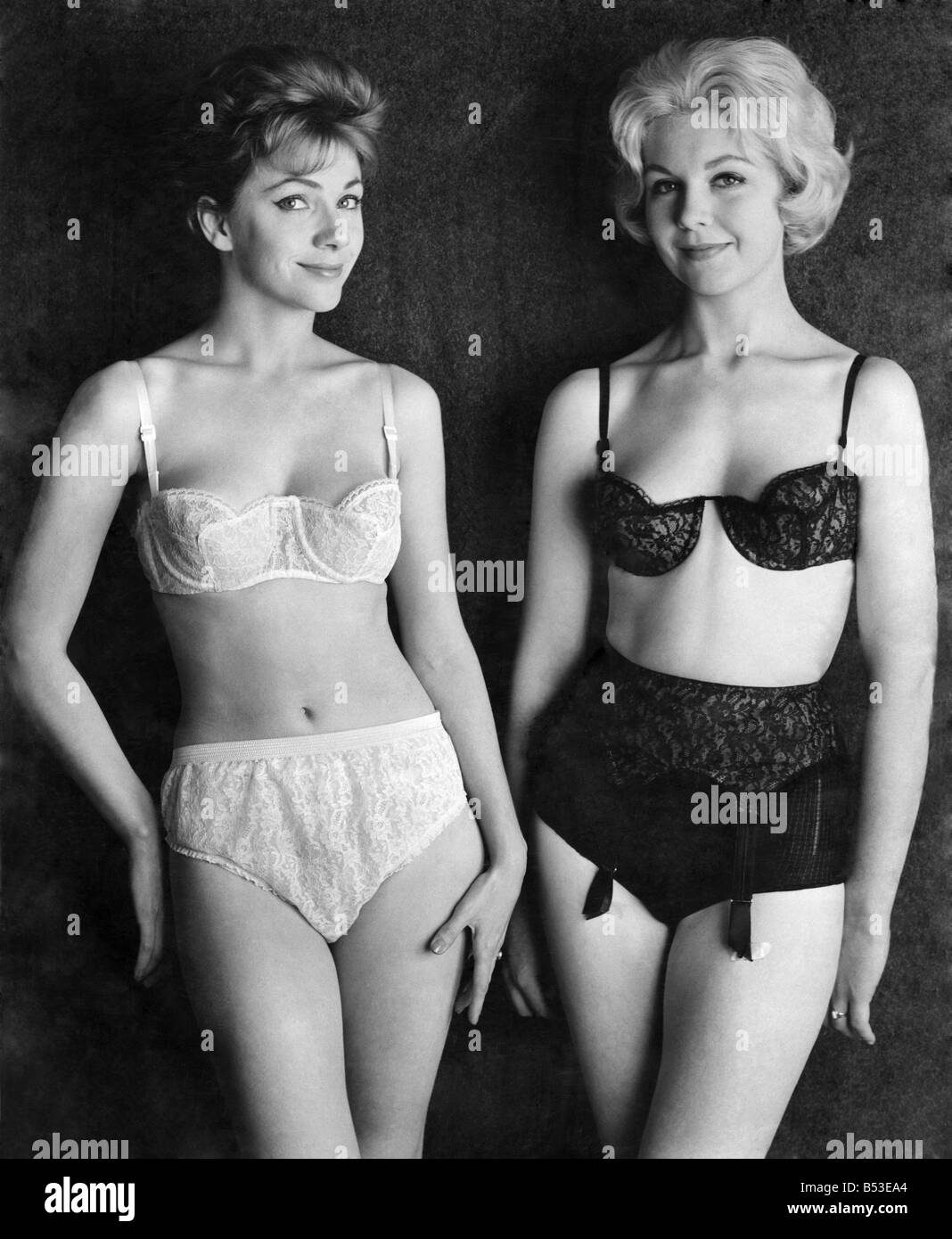 Women wearing matching bra and knickers in opposite colours.
June  1959 
P018247 Stock Photo - Alamy