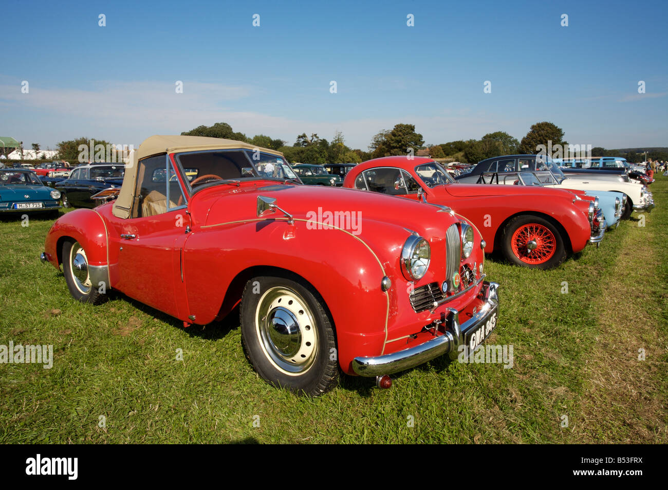 Classic 1950s british sports car High Resolution Stock Photography and