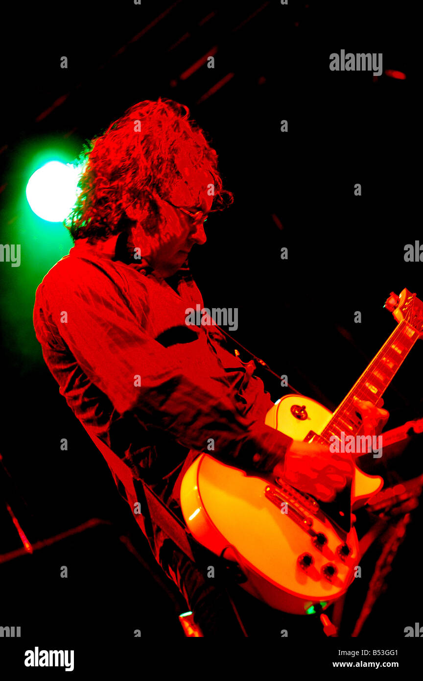 The Saw Doctors playing Wychwood festival 2006 Stock Photo Alamy