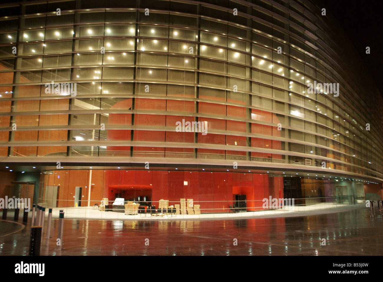 Night view of Curve, Leicester's New Theatre designed by Rafael Vinoly Stock Photo